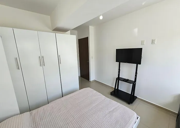 Habitación Con Baño Privado En Departamento Compartido Cerca De Zona De Conciertos *
